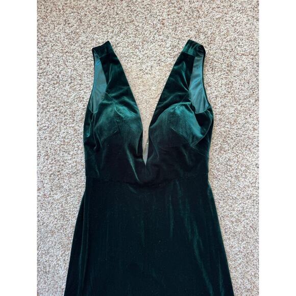 Jenny Yoo Collection, Logan Dress; 12; Green Velvet plunging neckline; Formal - Picture 8 of 12